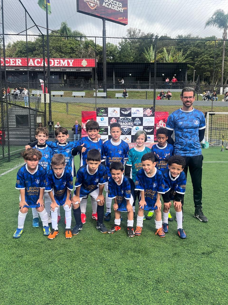 Alunos da categoria 02 em treino